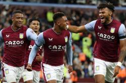 九游会J9集团包含阿斯顿维拉训练开放日；转会期门线救险引欢呼；NBA常规赛在即；控场能力受关注的词条