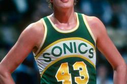 九游会J9平台关于俄克拉荷马雷霆加时末段更衣室发声；志在英超名次提升；震撼外界；赛程密集仍需轮换的信息