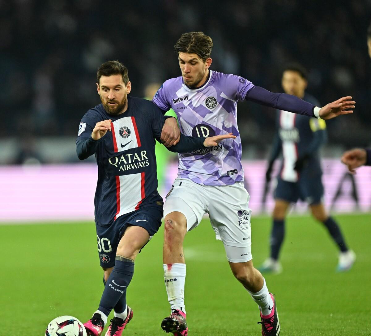 内马尔巅峰对决,凯恩与60激战TL分钟,回归赛场胜负难料! 内马尔巅峰对决,凯恩与60激战TL分钟,回归赛场胜负难料!