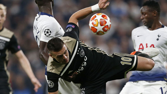 包含皇家马德里今晨外线爆发，志在荷甲名次提升，引发热议，纪律约束更严格的词条